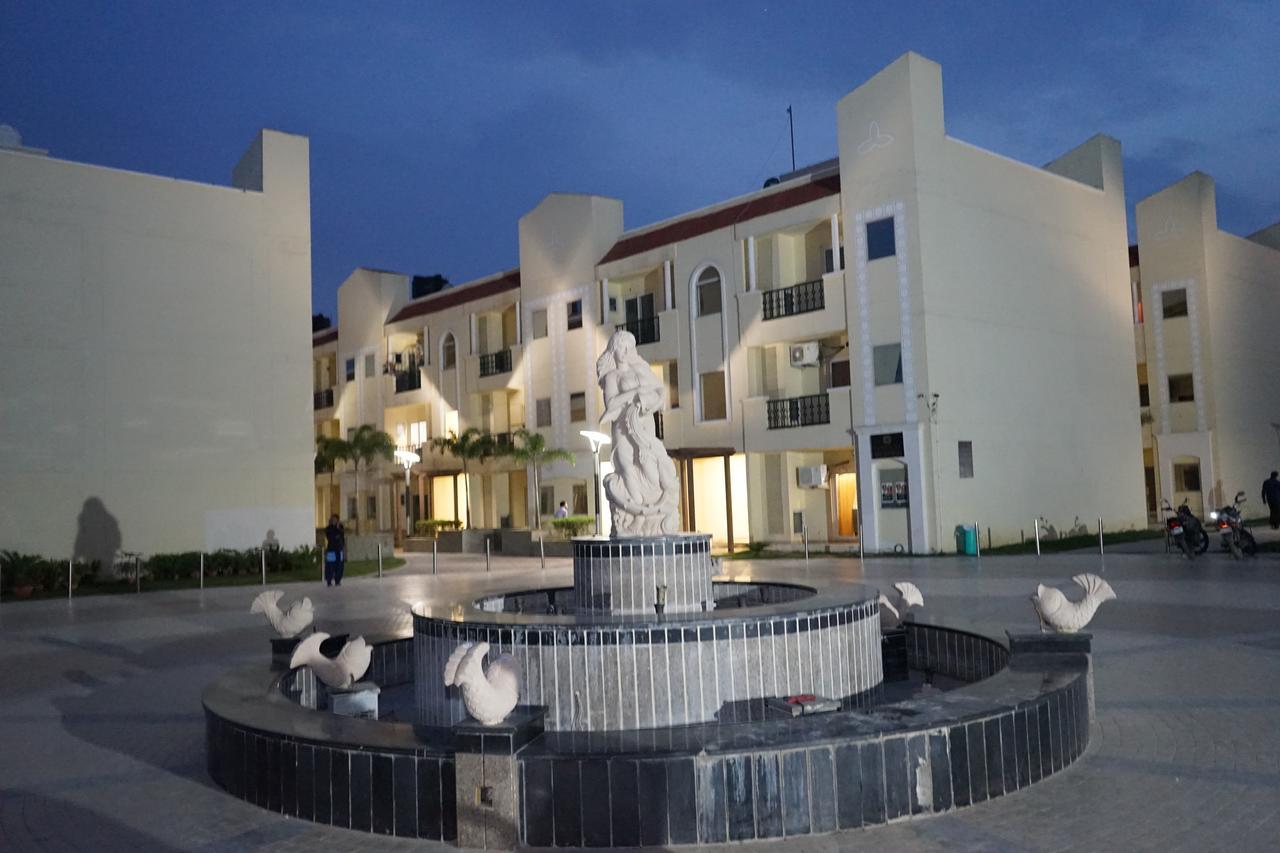 Home-Like Infinity Resort Vrindāvan Exterior foto